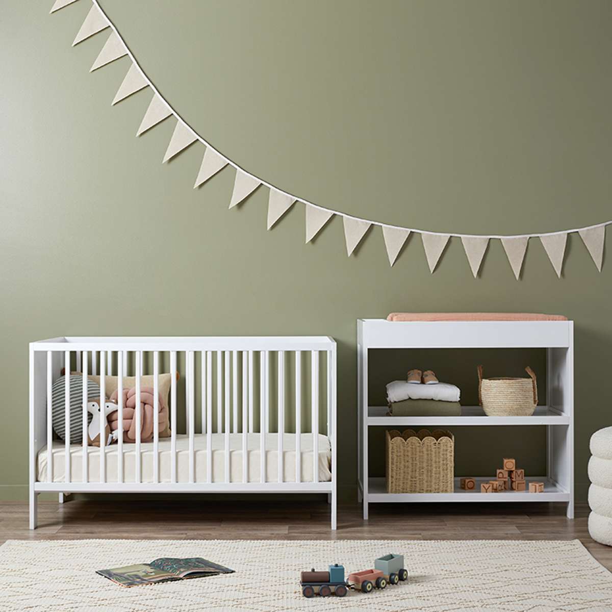 Mocka Aspiring Cot - White