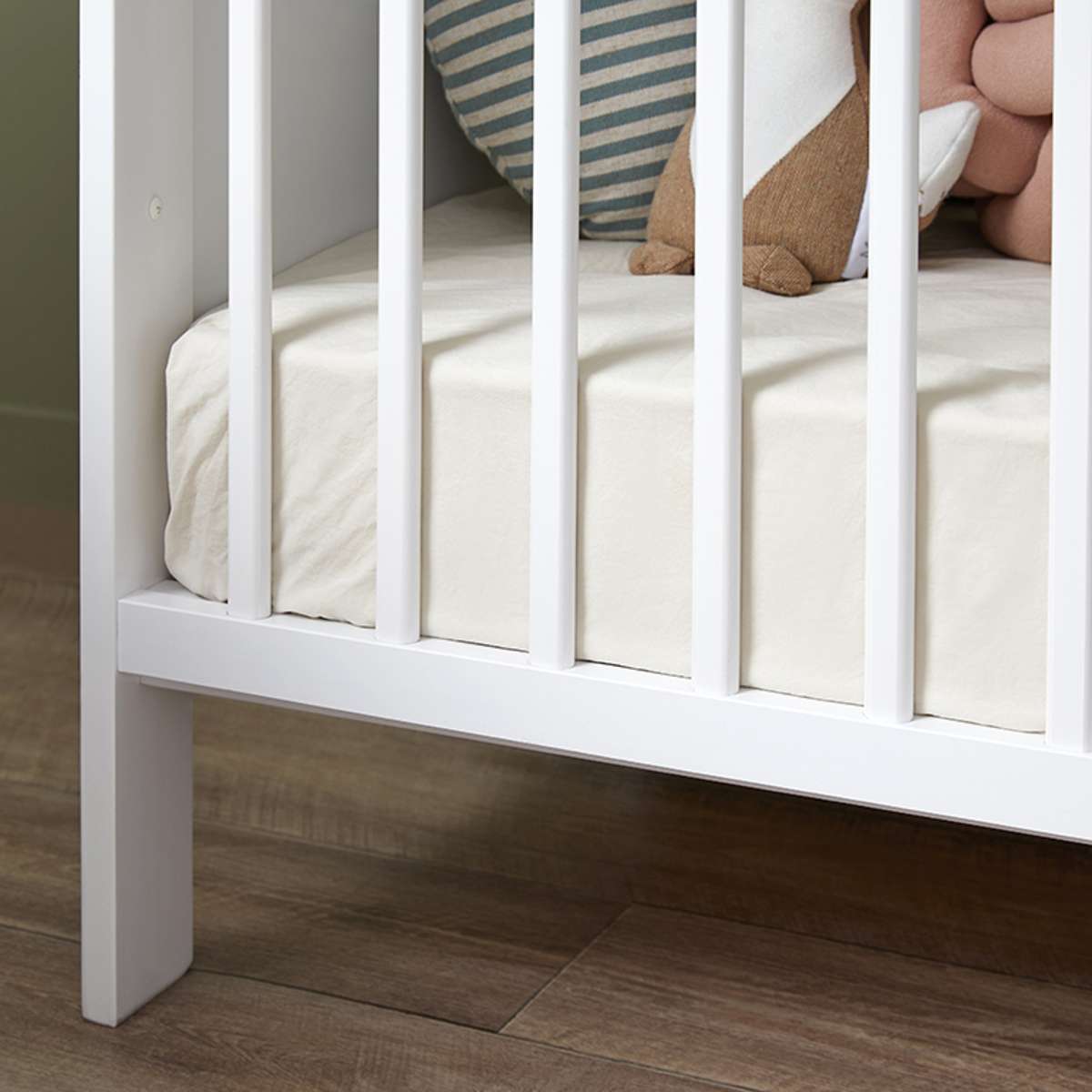 Mocka Aspiring Cot - White
