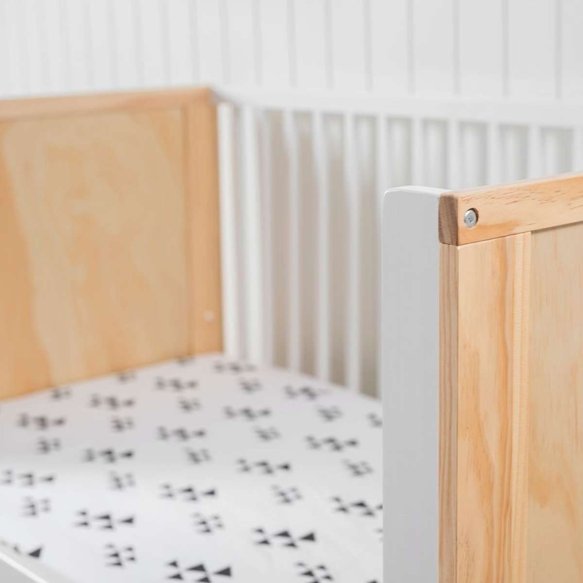 Mocka Cot Toddler Bed Conversion - White