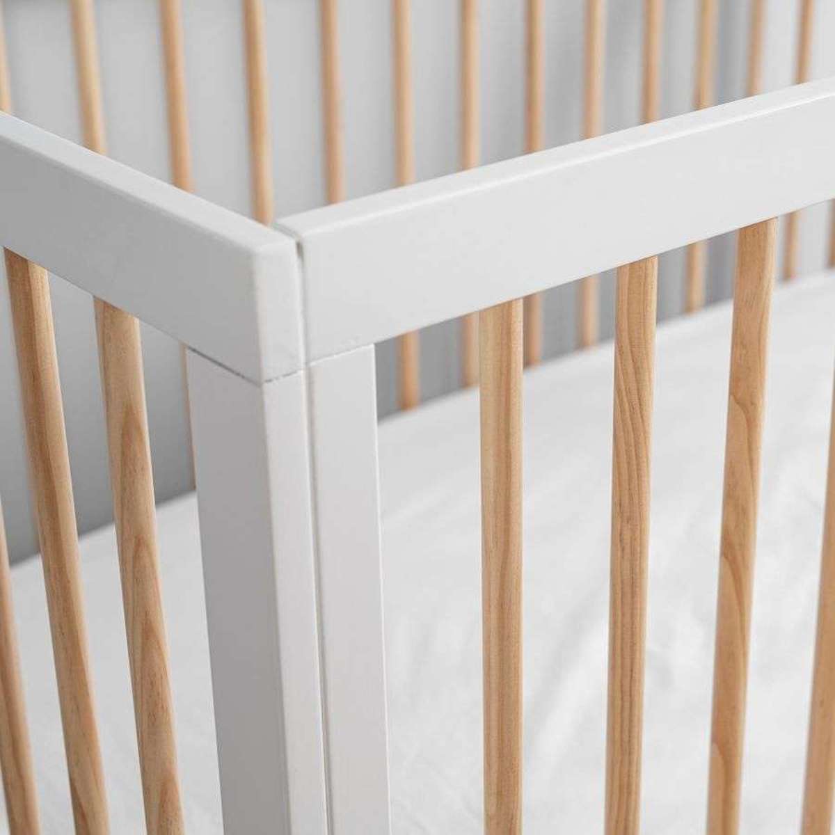 Aspen Cot - White/Natural