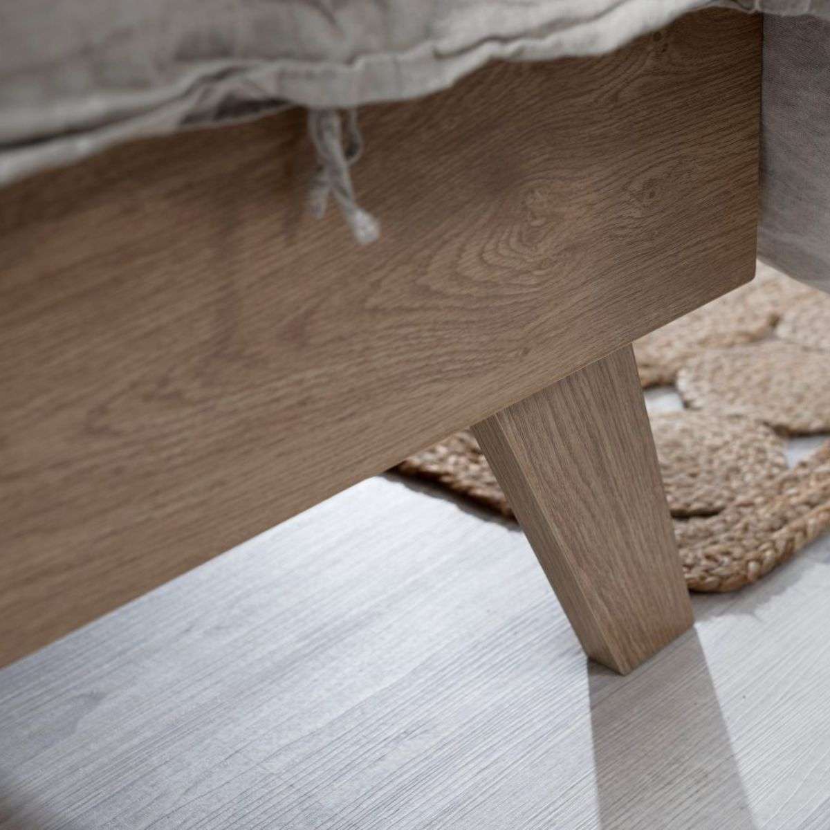 Soren Queen Bed - Natural