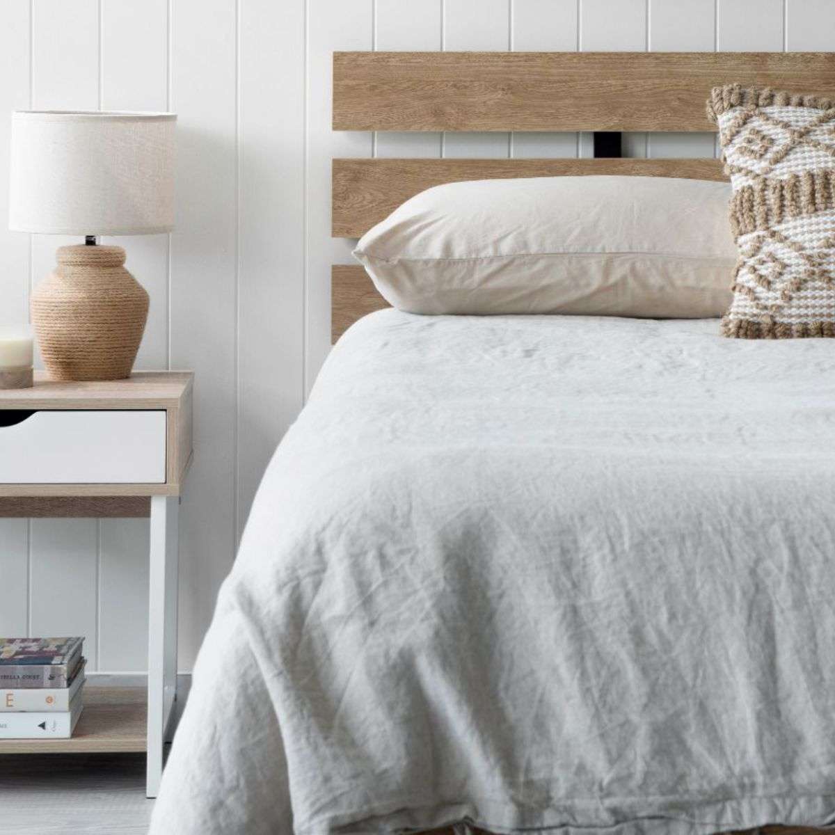 Soren Queen Bed - Natural
