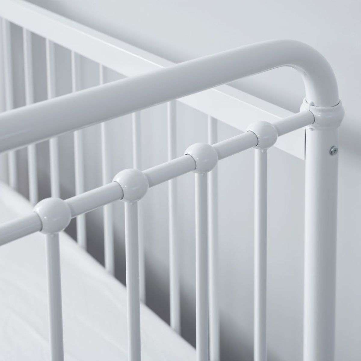 Sonata Cot Toddler Bed Conversion - White
