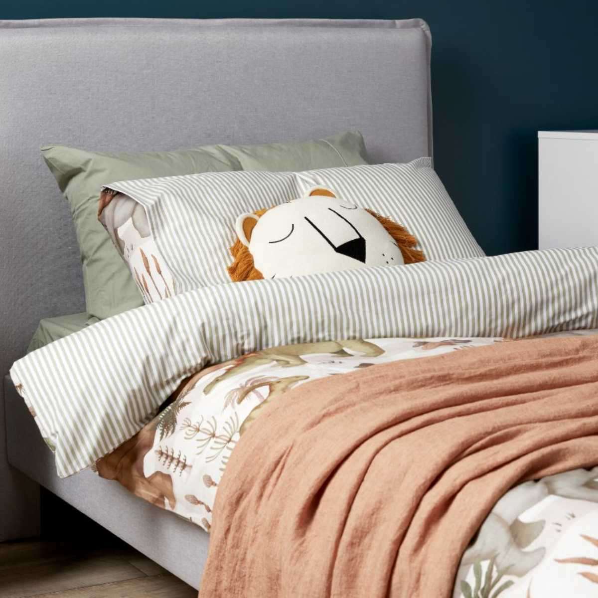 Lion Knitted Cushion