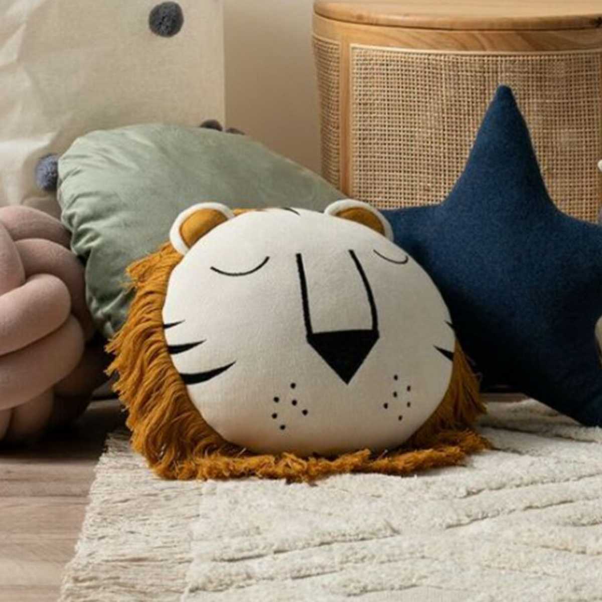 Lion Knitted Cushion
