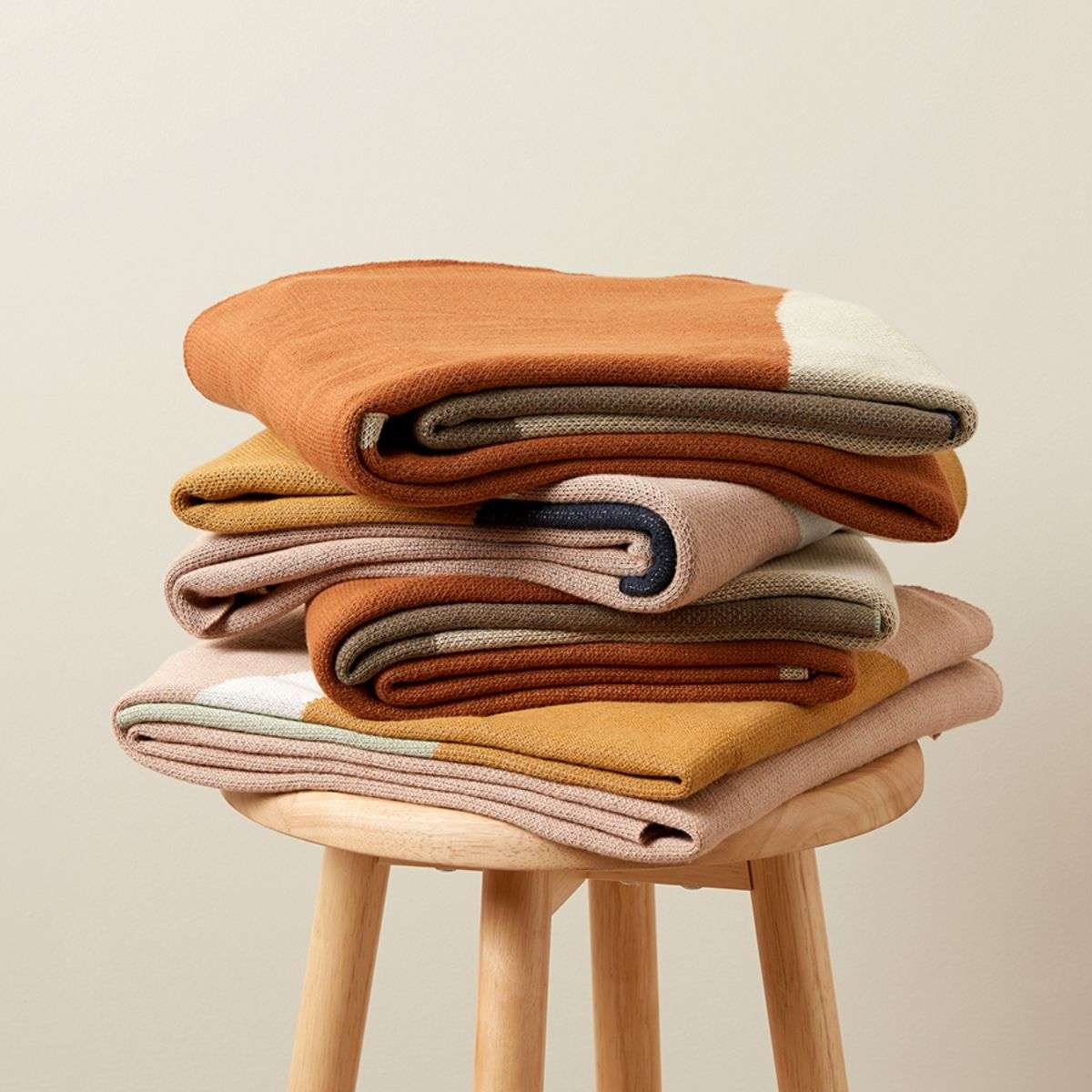 Myla Abstract Knit Throw - Sage/Pink