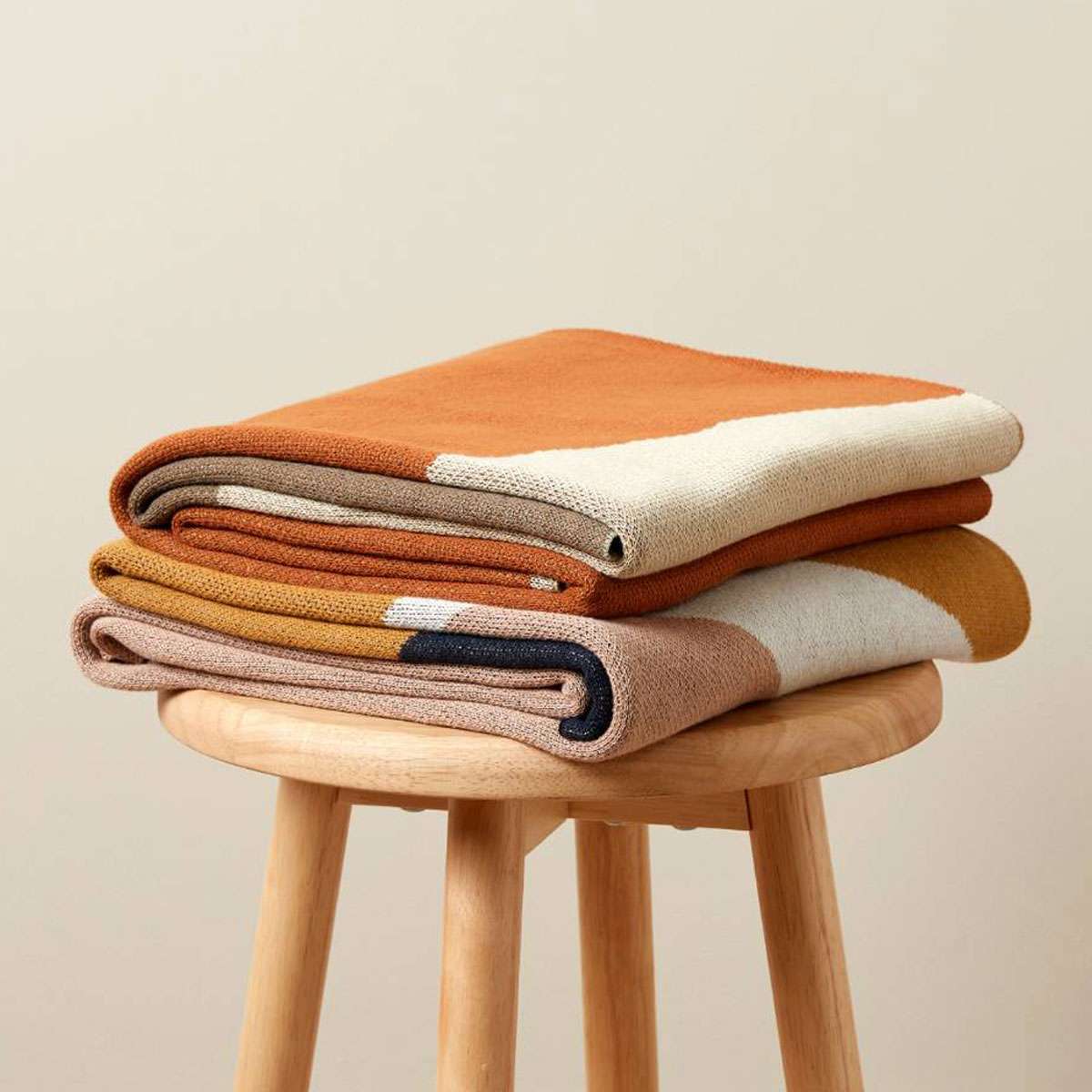 Amarose Abstract Knit Throw - Navy/Rust
