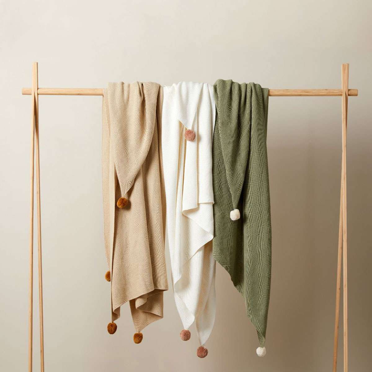 Priya Pompom Knit Throw - Ivory/Pink