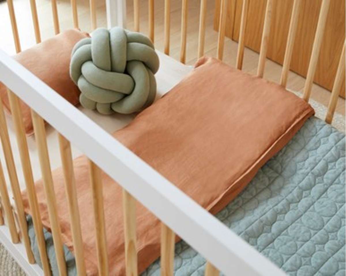 Aspen Cot - White/Natural