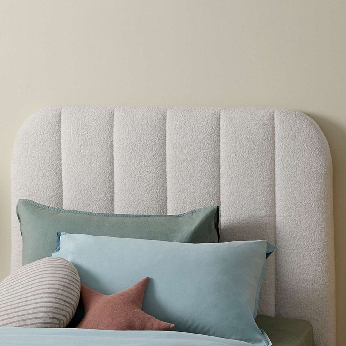 Belinda Boucle Teddy Single Bed - Ivory