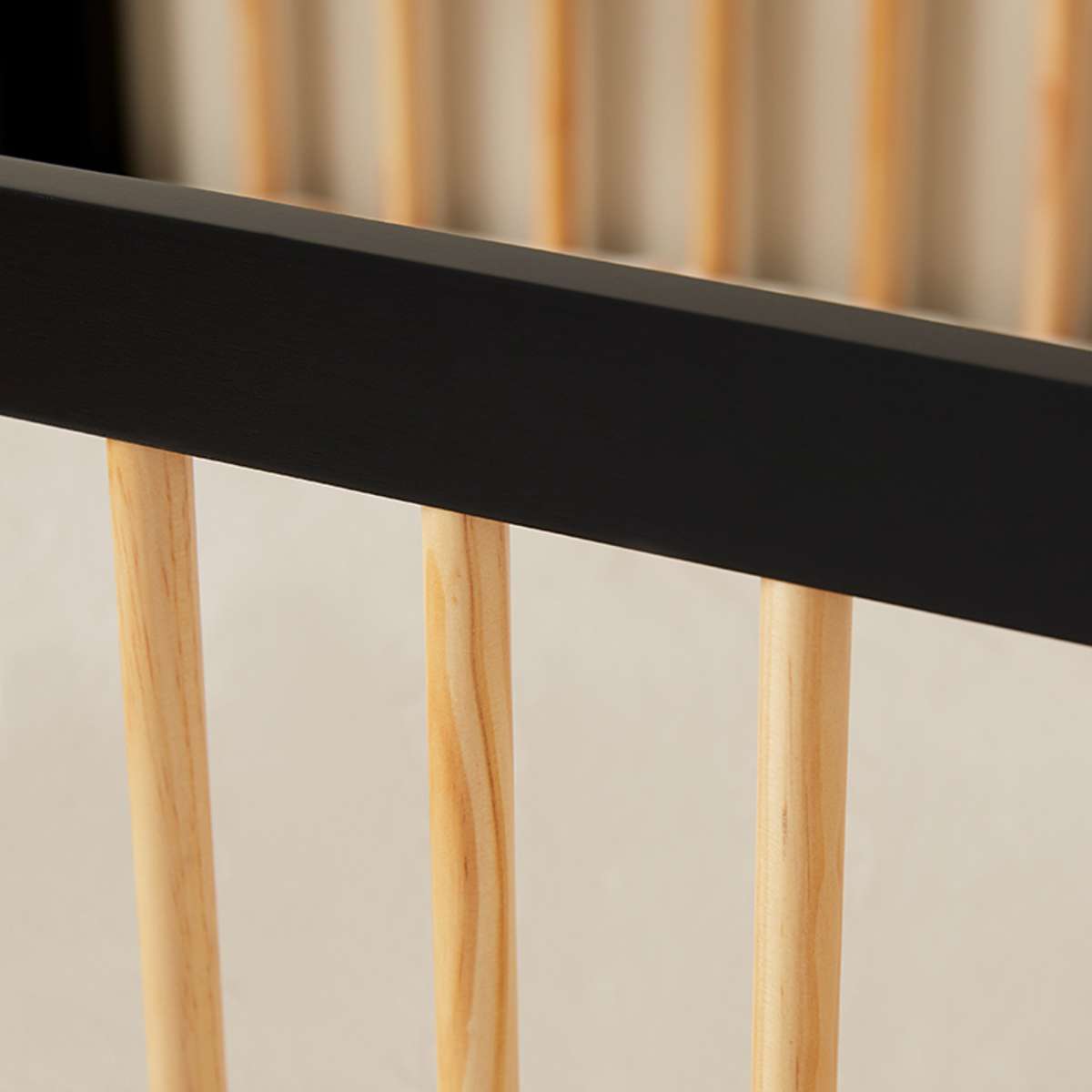 Aspen Classic Cot - Black/Natural