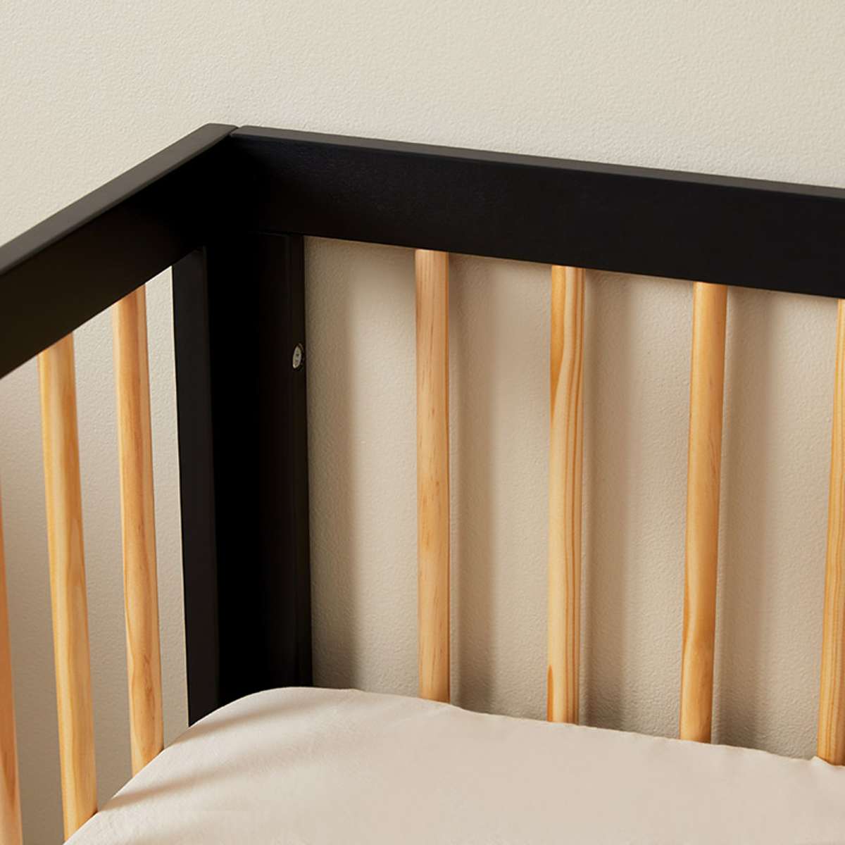 Aspen Classic Cot - Black/Natural