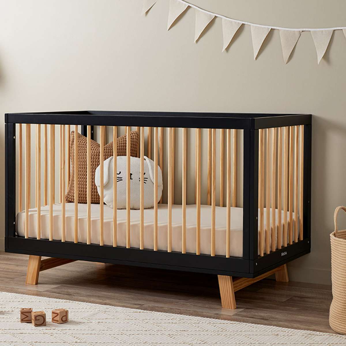 Aspen Black/Natural 3-in-1 Cot Conversion Bundle