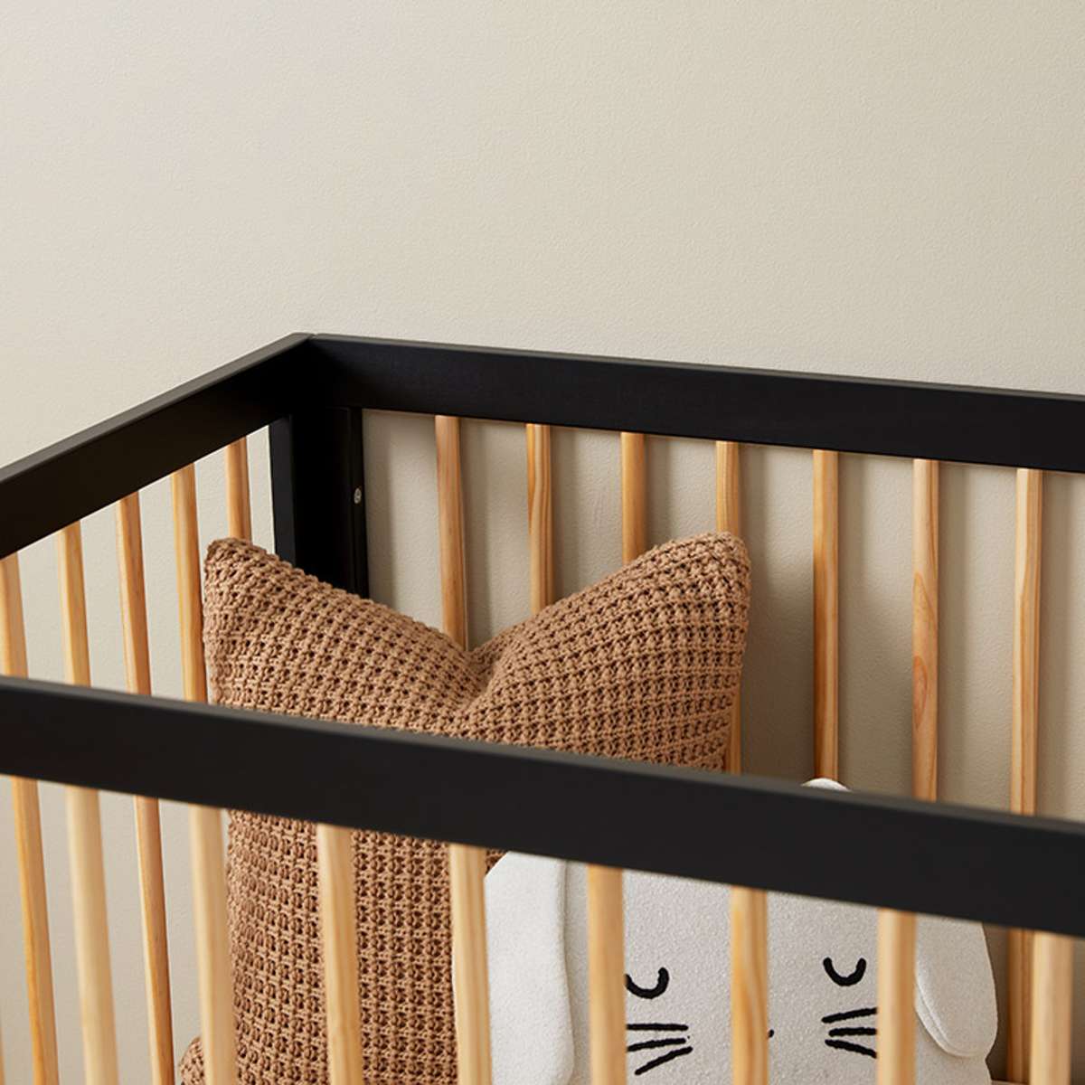 Aspen Classic Cot - Black/Natural