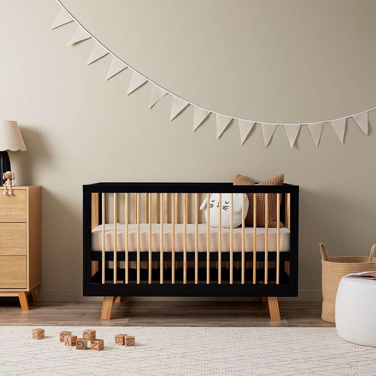 Aspen Black/Natural 3-in-1 Cot Conversion Bundle