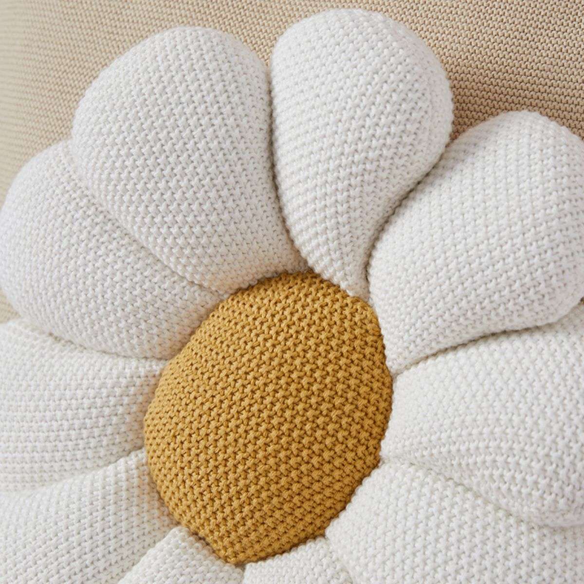 Little Daisy Cushion